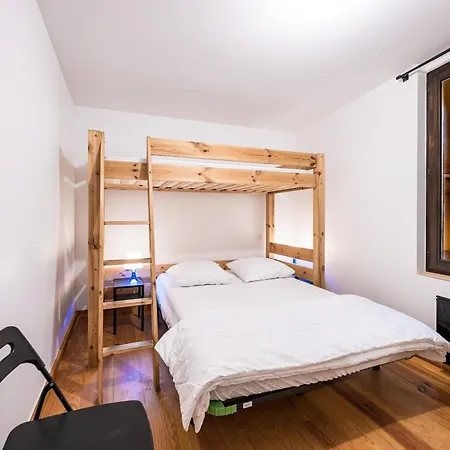 Aigueblanche Apartman *