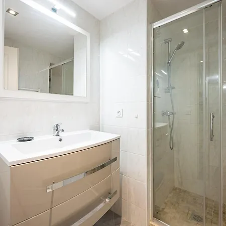 Aigueblanche Apartman *